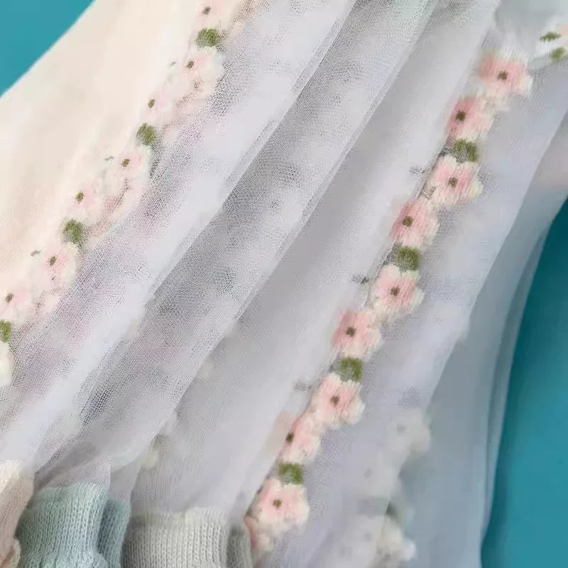 Ditsy Floral Trim Crystal Silk Socks - Scalloped Ruffle No-Show Flat Liner