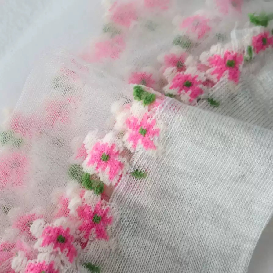 Ditsy Floral Trim Crystal Silk Socks - Scalloped Ruffle No-Show Flat Liner
