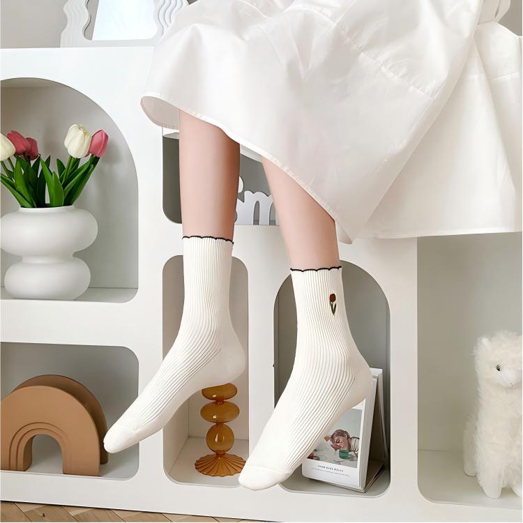 Vintage Tulip Embroidery Scallop Trim Crew Socks