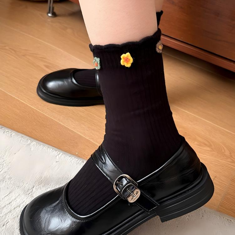 Dainty Felt Blossom Ruffle Ribbed Cotton Crew Socks