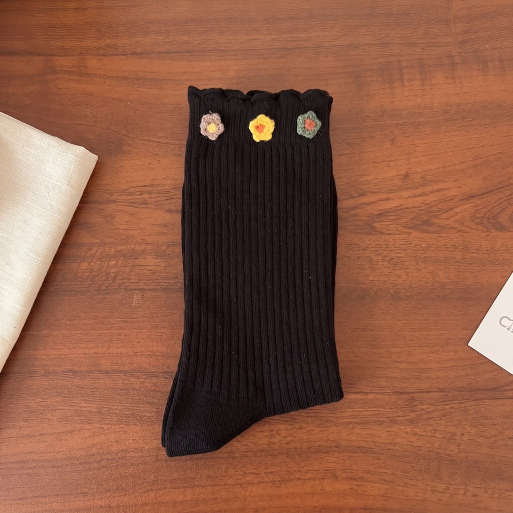 Dainty Felt Blossom Ruffle Ribbed Cotton Crew Socks