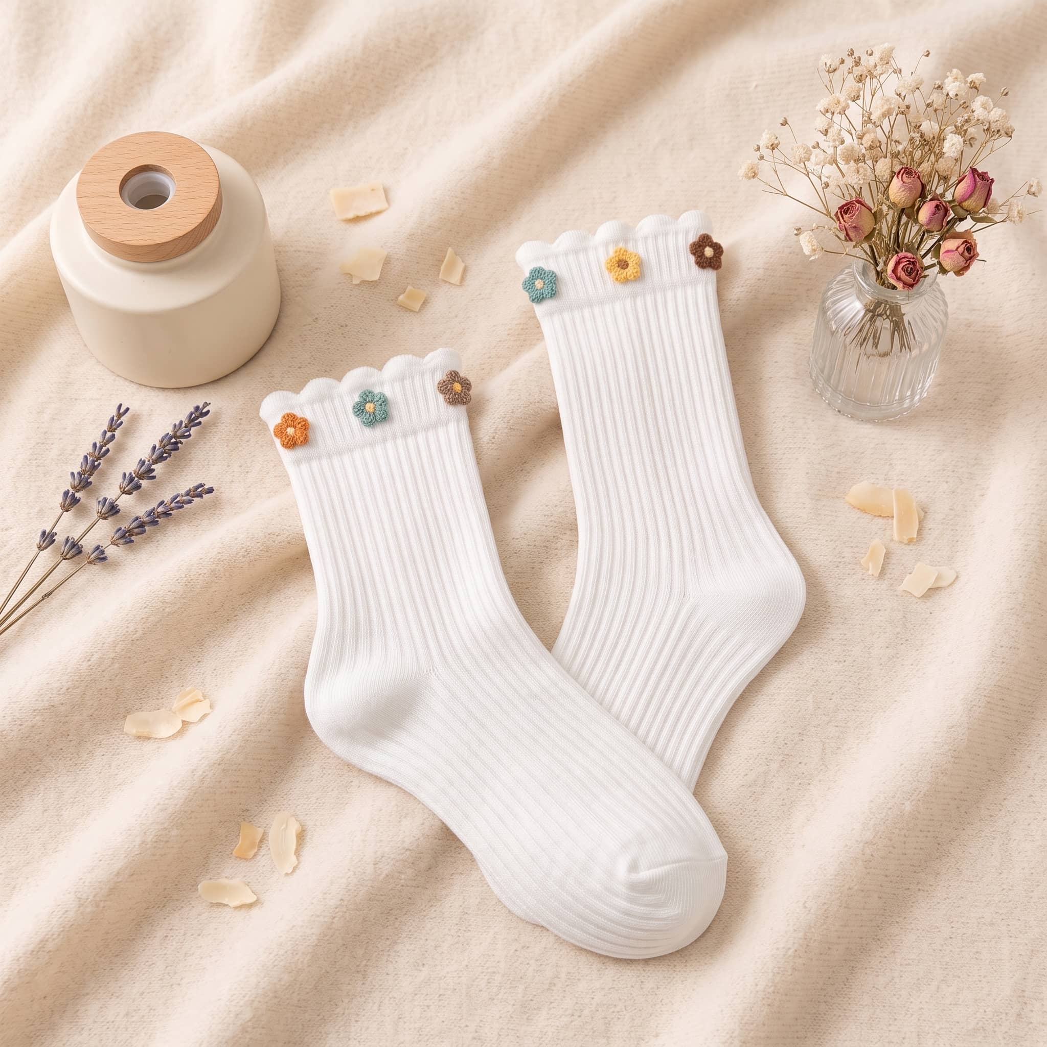 Dainty Felt Blossom Ruffle Ribbed Cotton Crew Socks