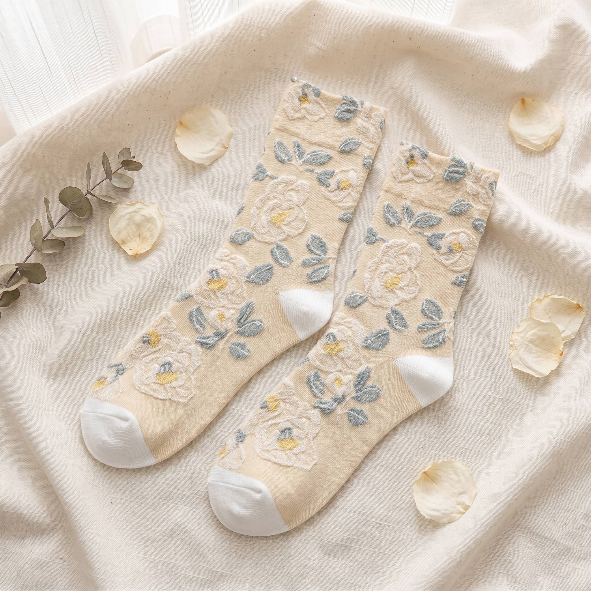 Vintage Embossed Rose Jacquard Combed Cotton Crew Socks