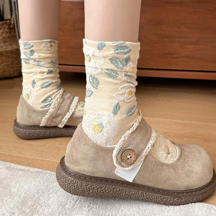 Vintage Embossed Rose Jacquard Combed Cotton Crew Socks
