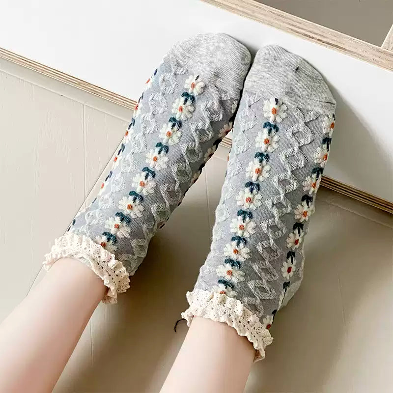 Vintage Floral Ruffle Lace Socks
